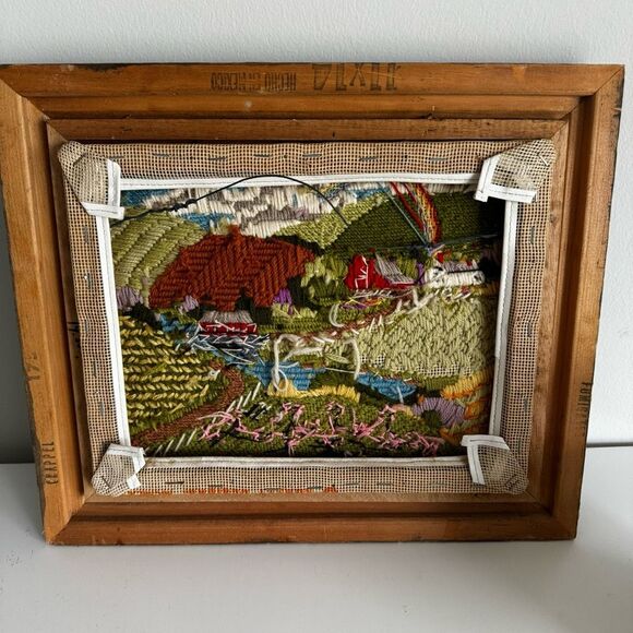 Vintage 70’s Framed Needlepoint Crewel Cottage Core Farmhouse Landscape Scene - Picture 5 of 6